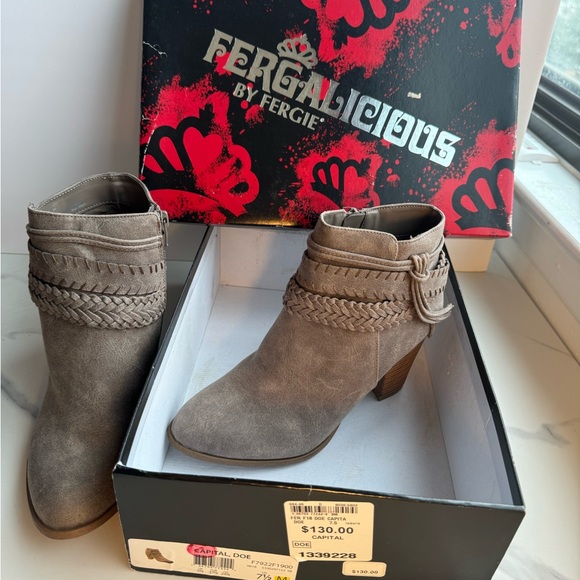 Variety of shoes, booties, sandals and walking shoes size 7.5 and 8 - Picture 2 of 11